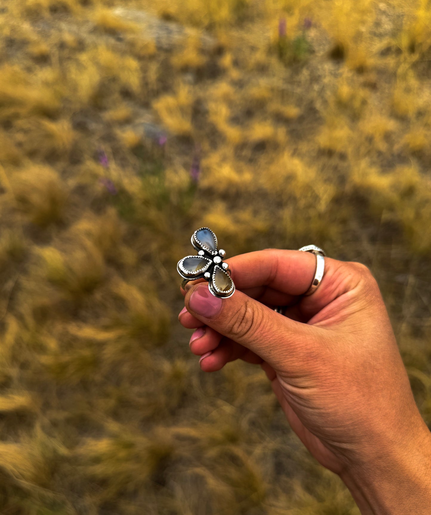 SIZE 8 MONTANA AGATE RING