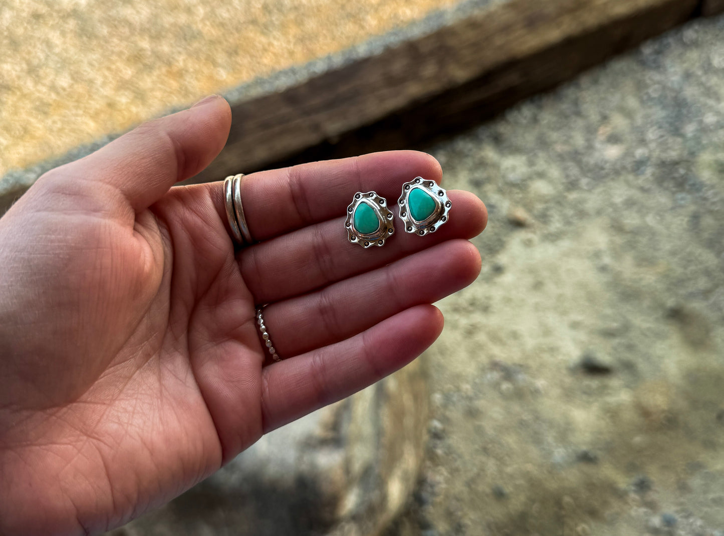 KINGMAN DOT STUDS