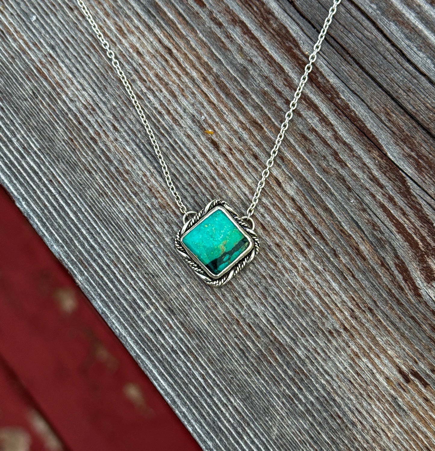 THE CROSSROADS NECKLACE