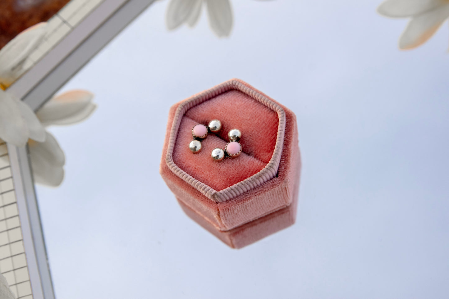 BLUSH WREN STUDS