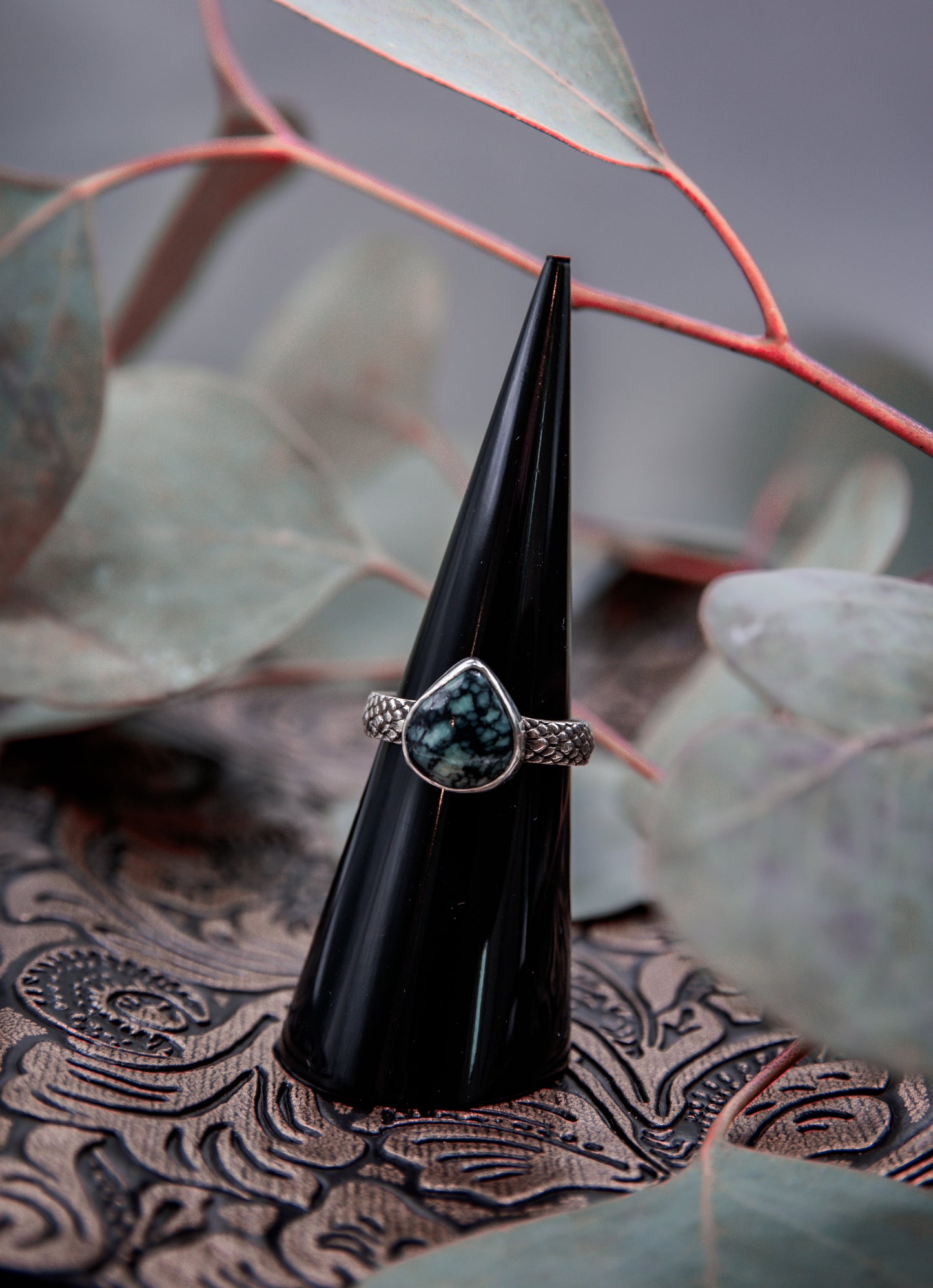 MADE-TO-SIZE VARISCITE RING