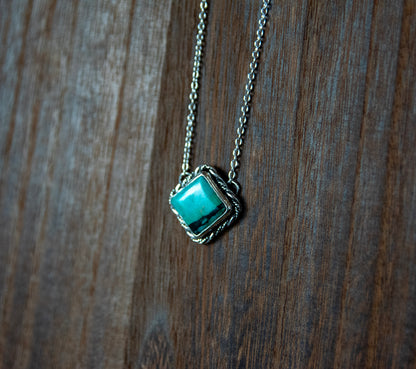 THE CROSSROADS NECKLACE