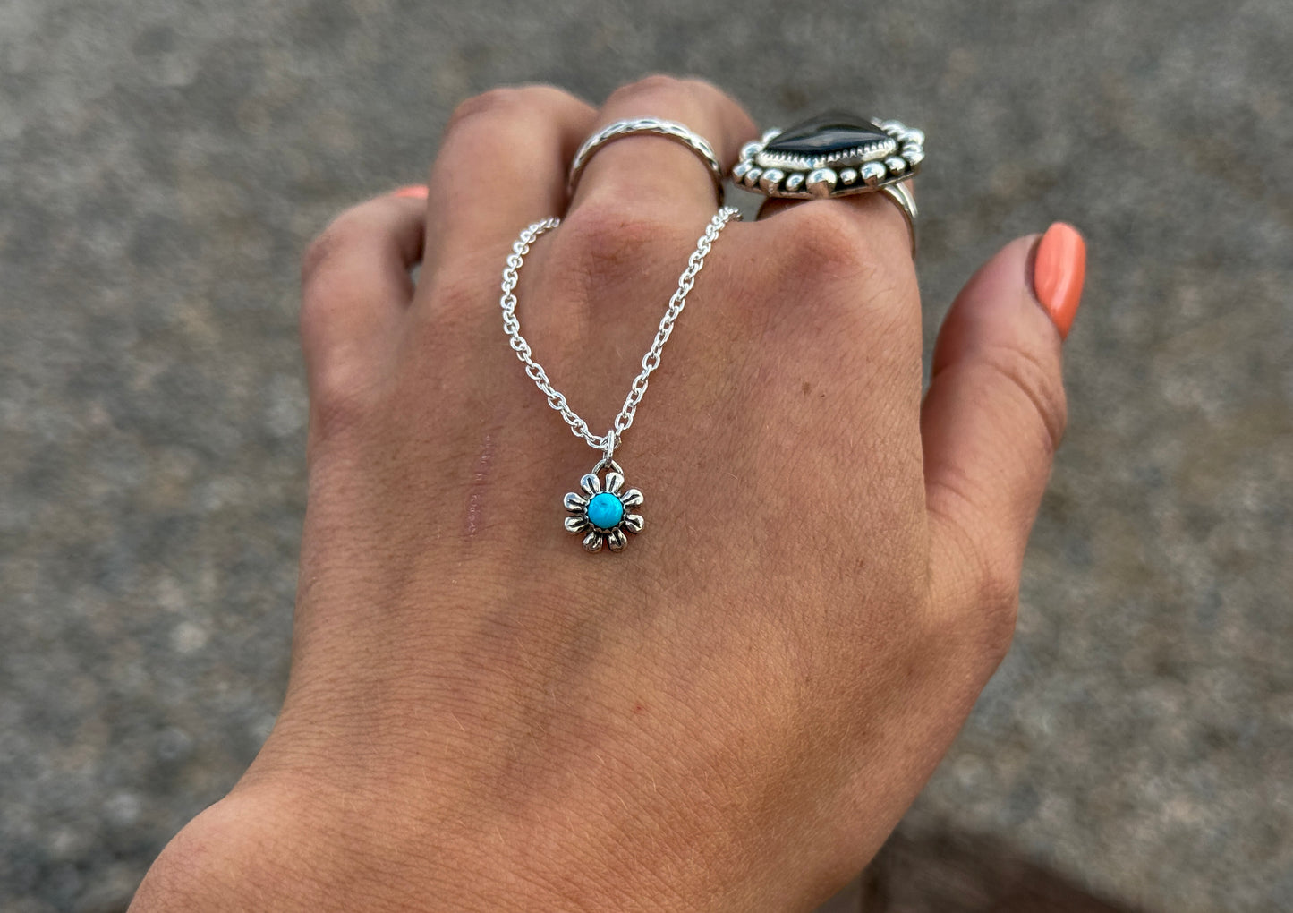 THE FLOWER CHILD NECKLACE