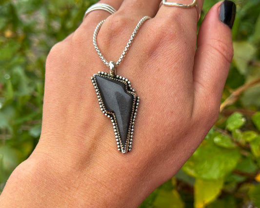 OBSIDIAN BOLT NECKLACE