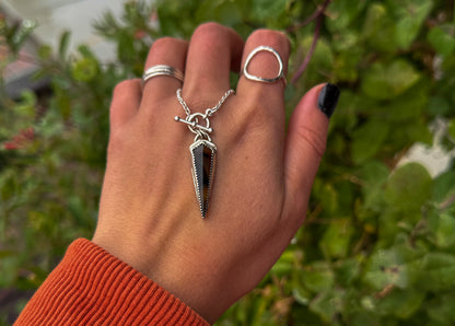 MONTANA AGATE DAGGER NECKLACE